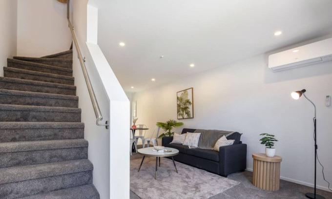 Lower Hutt Maison | Ariki Artistry: Lower Hutt 2BR Sanctuary