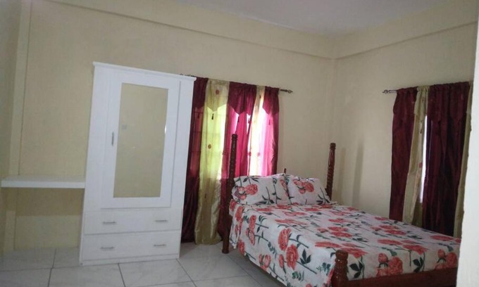 Arnos Vale Appartement | Ark Royal of the Caribbean