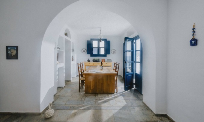 Oia Maison | Armeni Seaside Villa - avec service de bateau privé!
