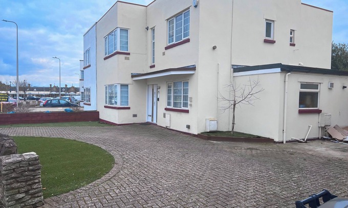 Weston-super-Mare Maison | Art Deco 5-bedroom house with WiFi in Weston-super-Mare Close to Beach & Town