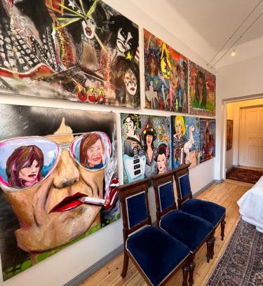 Ullanlinna Maison | Art gallery room with own entrance at the centre of Helsinki