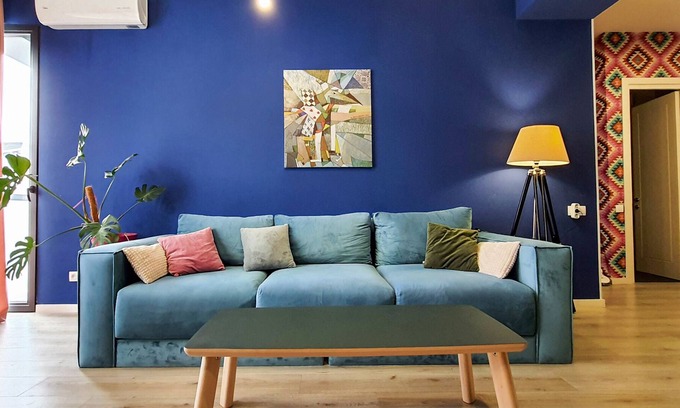 Vake Appartement | Art-inspired, Modern Flat near VAKE PARK - w/ WIFI