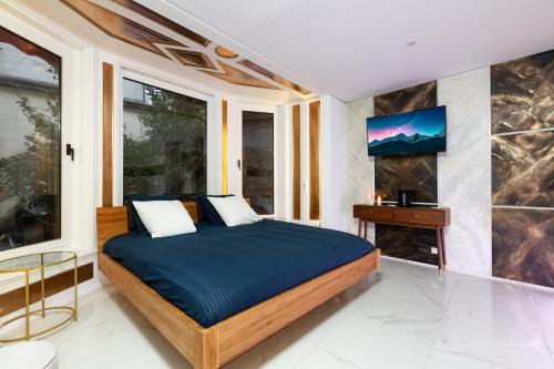 Mulhouse Hôtel | ART & SPA Luxury bedroom at the heart historical center