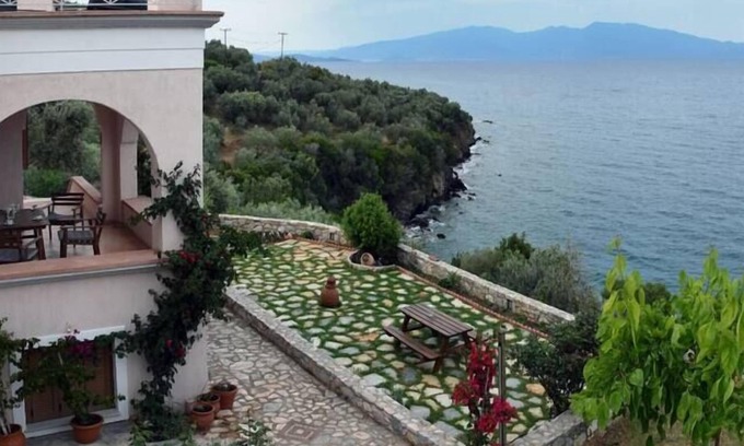Pella Region Copropriété | Artemis * Apt with Stunning view!