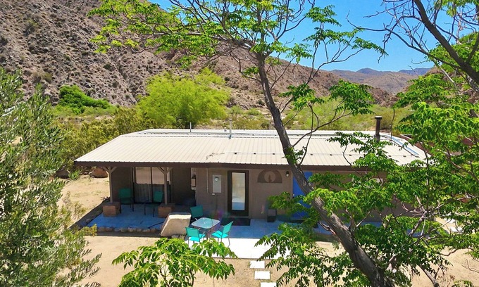 Morongo Valley Cottage | Hidden Passage Guest Ranch - Artemis