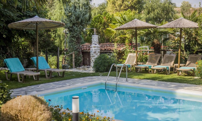 Tragilos Maison | Artemis Goddess Nest - Aquatic Getaway