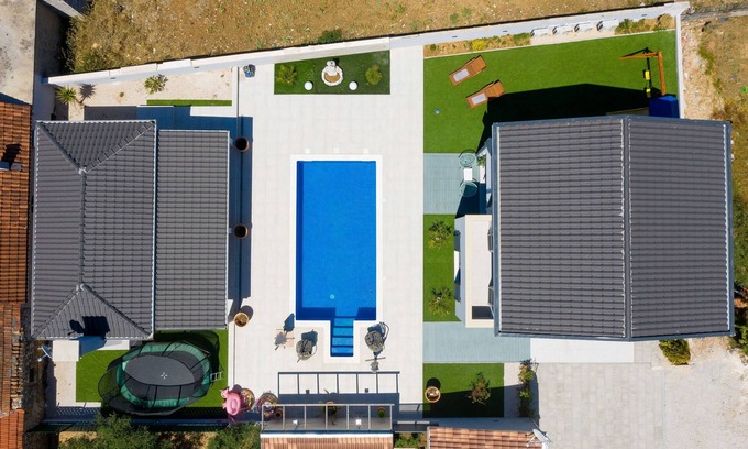 Brisevo Maison | Artemis - with balcony, terrace and garden - Holiday home Artemis