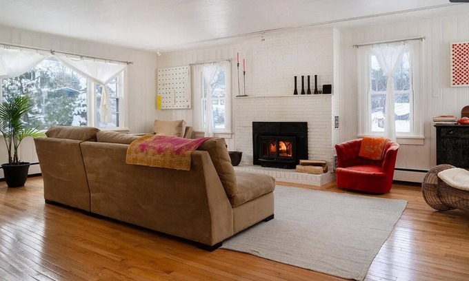 Philmont Maison | Artist's home near the woods - close to skiing, vineyards, High Falls, Hudson