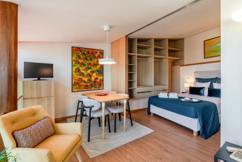 Foz do Douro Maison | Artistic Studio with Terrace in Foz by HostWise