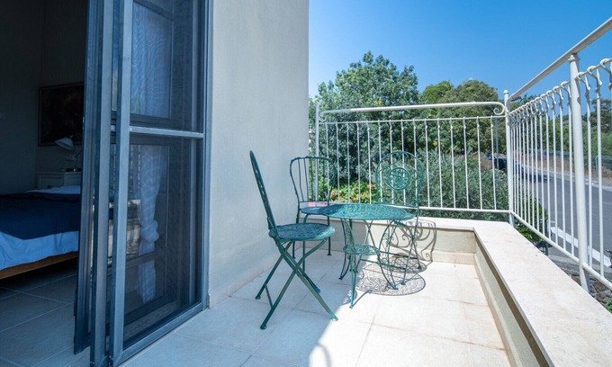 Giv'at Yo'av Maison | Artistic Vacation Villa w Pool by Sea N' Rent