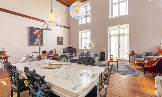 Briston Maison | Artists and musicians Chapel