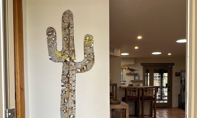 Picture Rocks Maison | Artist’s Delight, Conveniently Remote Saguaro Saturated Views