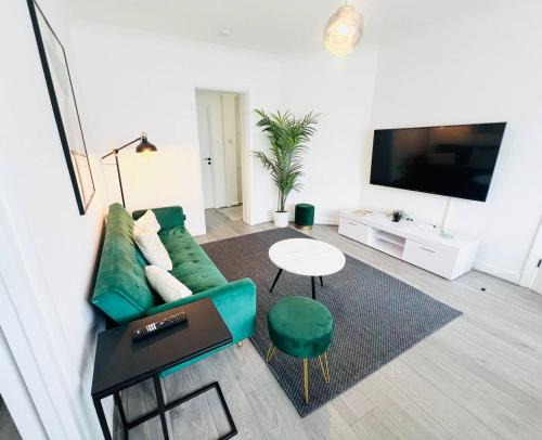 Enfield Highway Appartement | Artlounge-2 Bed Garden Free Parking