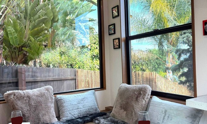 Central Escondido Maison | ArtNest: Full Kitchen & bath, Dishwasher, W/D, Firepit, Private, Parking, Safe