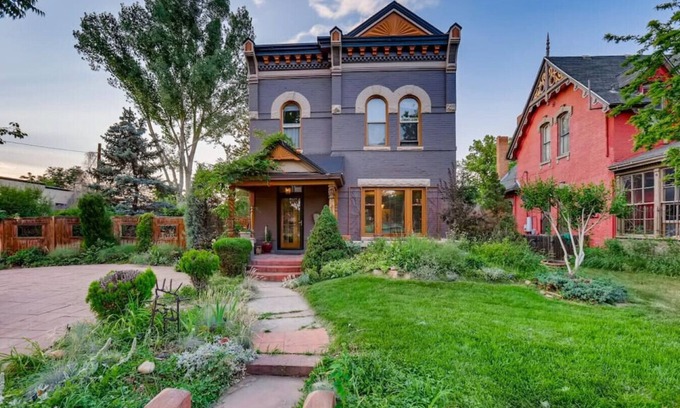 Whittier Maison | Artsy Victorian I Near RINO I Downtown