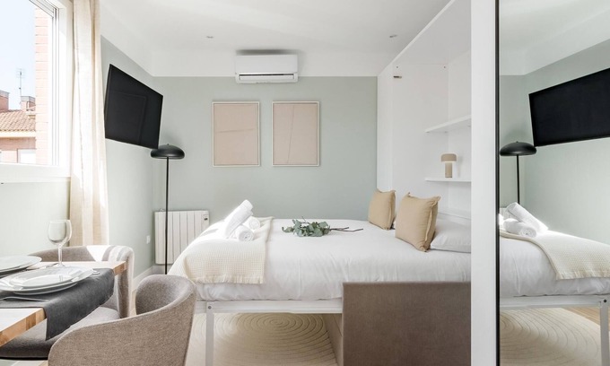 Ciudad Lineal Appartement | Arturo Soria Stays by Charming V, newly renovated with Parking