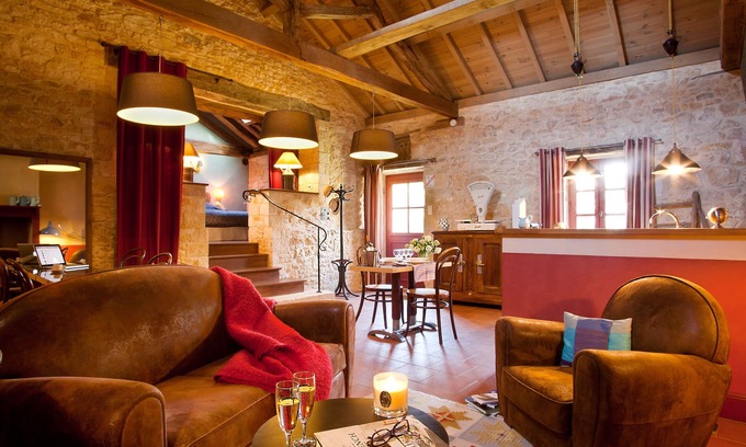 Cubjac Maison | Retour à l'insouciance à La Chartreuse du Maine, domaine unique en Périgord