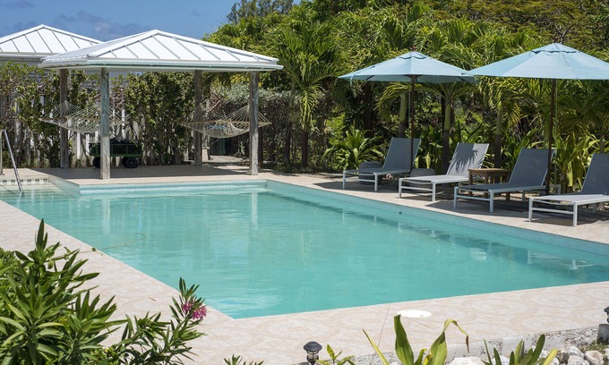 Savannah Sound Maison | Nouvellement rénové Windermere Beach House avec piscine, adhésion au club