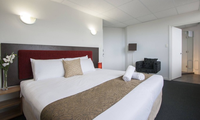 Newton Hôtel | Ascotia off Queen