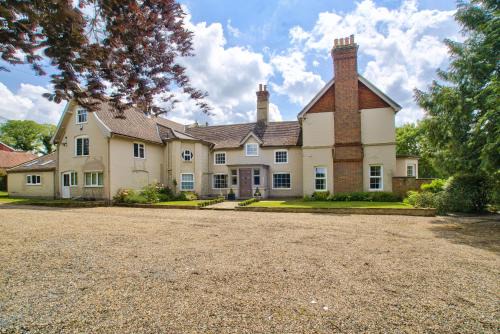Stowmarket Maison | Ashfield Place Farm by Group Retreats