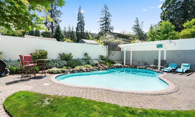 Ashland Maison | Retreat in Style: 4BR Jewel, Pool, HotTub