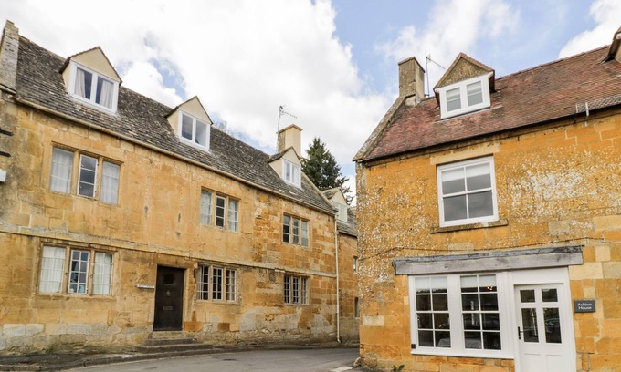 Blockley Maison | ASHTON HOUSE, pet friendly, character holiday cottage in Blockley
