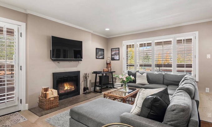 Aspen Copropriété | Great Savings! Stay Now - June 17 Get 15% off 3+ nights
