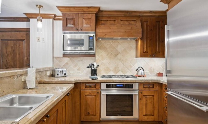 Aspen Station Balnéaire | Aspen Mountain Residences Luxury 2-BR/2BA condo 1 block from SilverQueen Gondola
