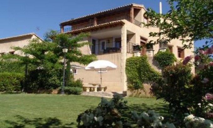Colungo Cottage | Asque: Appartement dans Agritourisme