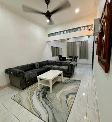 Teluk Panglima Garang Maison | Aster Homestay Telok Panglima Garang