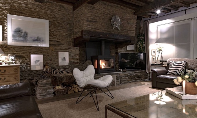 Bouillon Maison | At 13 Faubourg de France in Bouillon, 600m from the center and near the Semois river.
