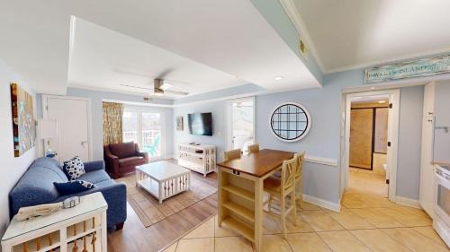 North Litchfield Beach Maison | At the Beach 1 Bedroom 1 Bath Summer House 1st Flr