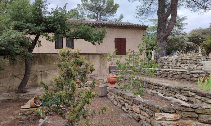 Maubec Maison | Au pied du Luberon, belle maison avec piscine.