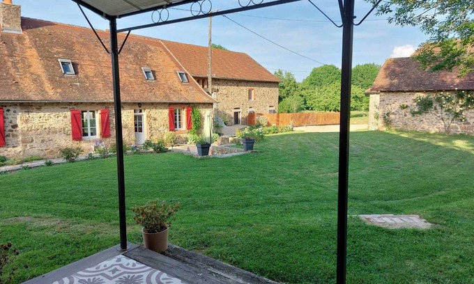 Saint-Yrieix-la-Perche Cottage | Aux portes du Périgord, vos vacances à la campagne