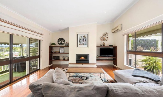 Belmont Maison | At the Hilltop - sleeps 10