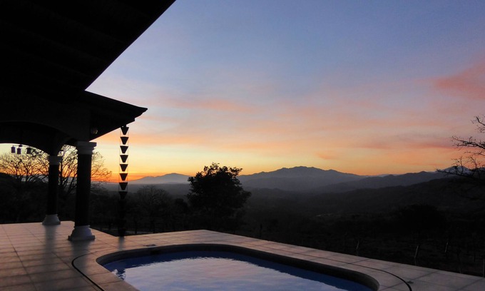 Escobal Maison | Paradis des ornithologues Atenas - Vue imprenable sur la montagne et la vallée - Chambres avec AC