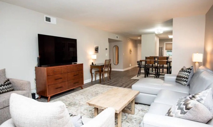 Athens Appartement | ATH Apple - Convenient to UGA & Downtown!