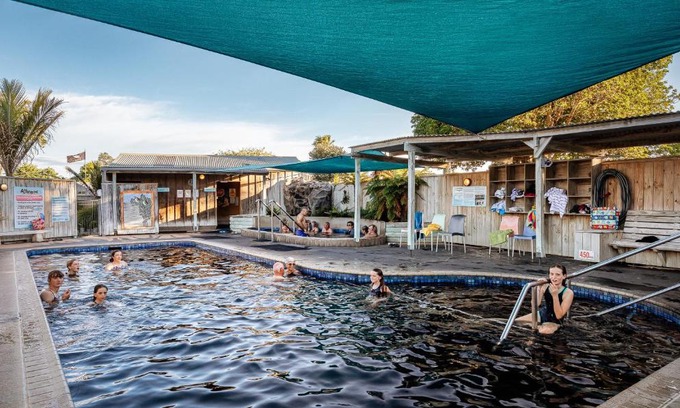 Athenree Station Balnéaire | Athenree Hot Springs & Holiday Park