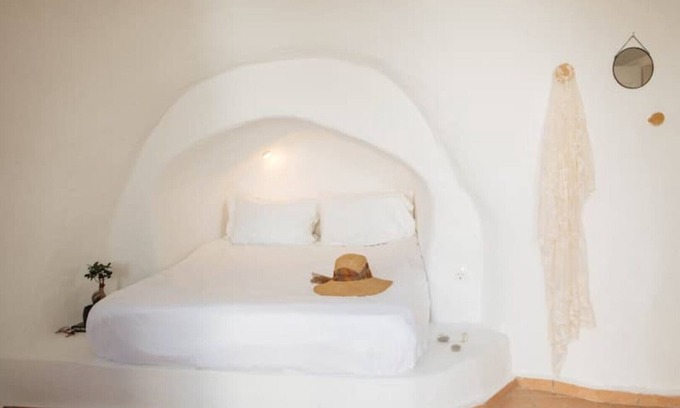 Finikia Villa | Athiri Cave | A Terre Cave Villas