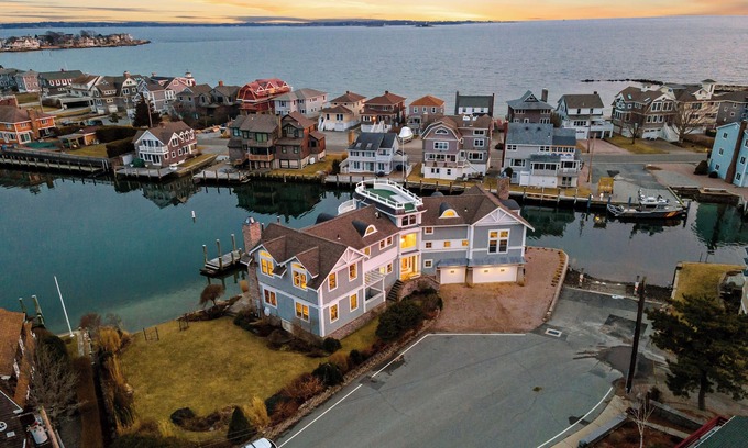 Groton Long Point Maison | Atlantic's End is now available for rent! Bring your 35' Boat!