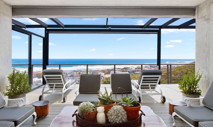 Yzerfontein Maison | Atlantic Views - Three Bedroom House, Sleeps 7