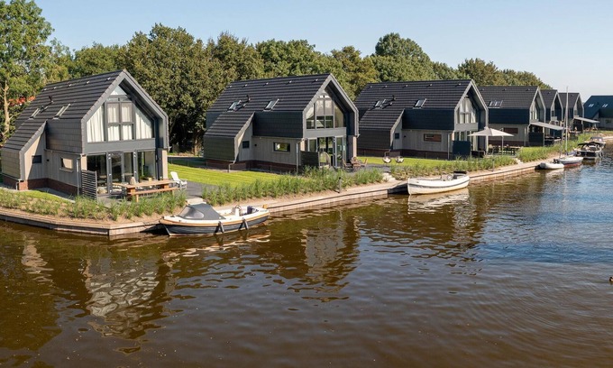 Balk Maison | Luxueuse villa sur l'eau indépendante avec ponton