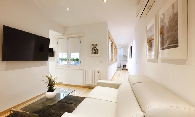 Literary Quarter Appartement | Atocha Suite - Madflats Collection