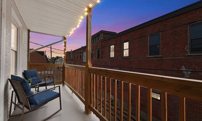 Allentown Appartement | Atown Hidden Gem - Balcony