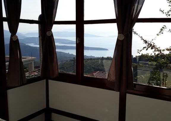 Kali Vrysi Maison | Atrium - Lafkos