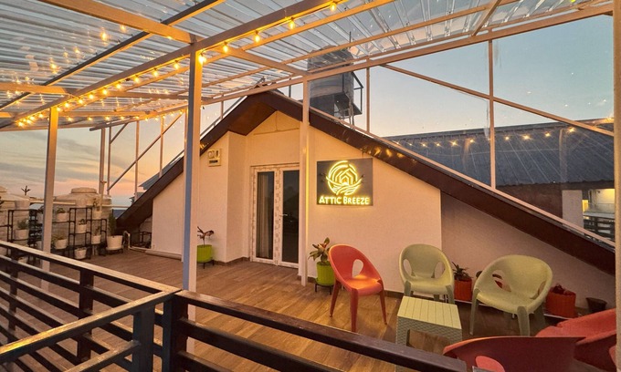 Sidhpur Chalet De Ski | Attic Breeze 2BR -Mountain Villa