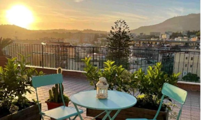 Fuorigrotta Lit Et Petit-Déjeuner | Attico Oltremare B&B