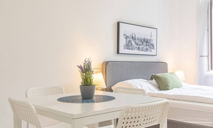 Wahring Appartement | Attractive 2 BR Apt. near Vienna AKH Ideal for All