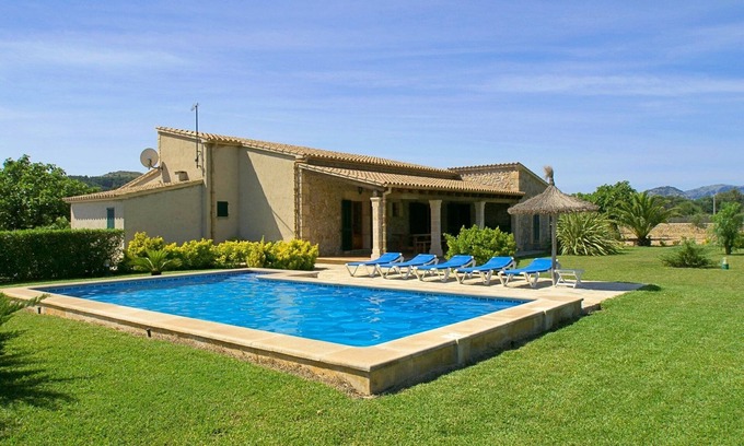 Les Palmeres Villa | Attractive Puerto Pollensa Holiday Villa | 3 bedrooms | Private Pool and Gardens | Villa Pedra Vista | Short walk to Centre