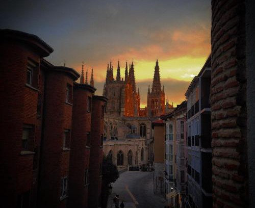 Burgos Appartement | Atuaire Home Vivienda en Perfecta ubicación al lado de la Catedral de Burgos